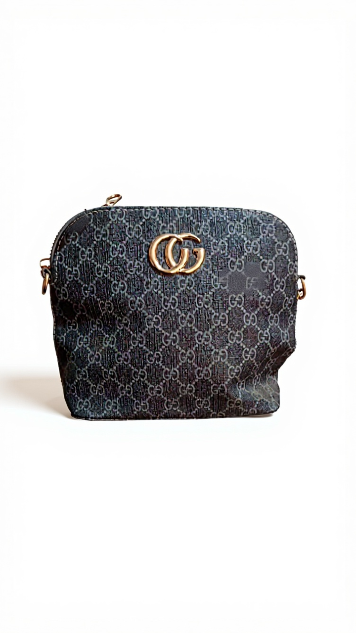 شنطة بخلفية بيضاء بدون تيكت شنطة كروس - الصورة 1